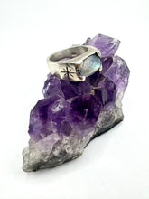 Load image into Gallery viewer, Hand Carved Moonstone Starburst Ring
