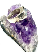 Load image into Gallery viewer, Hand Carved Moonstone Starburst Ring
