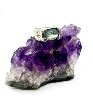 Load image into Gallery viewer, Hand Carved Moonstone Starburst Ring
