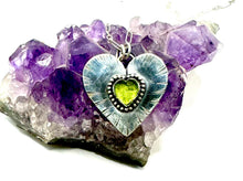 Load image into Gallery viewer, Peridot Lovers Beam Necklace
